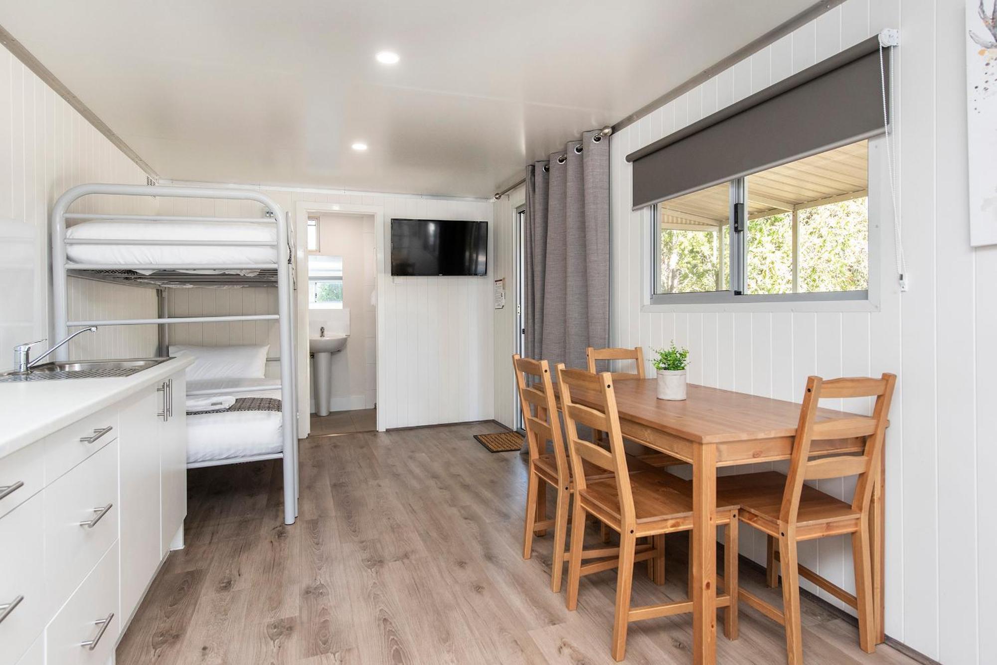 Banksia Tourist Park Hotel Perth Exterior photo