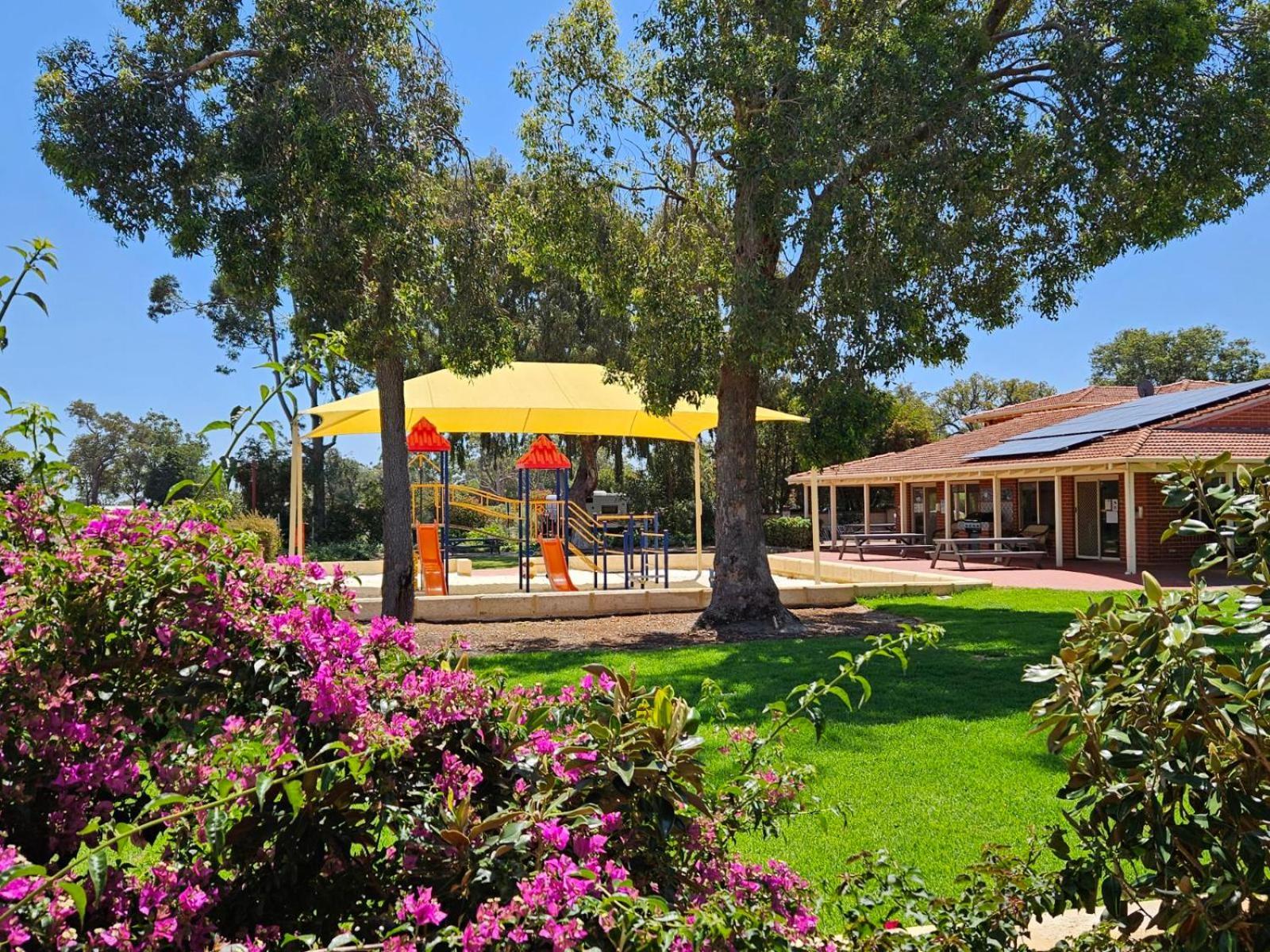 Banksia Tourist Park Hotel Perth Exterior photo